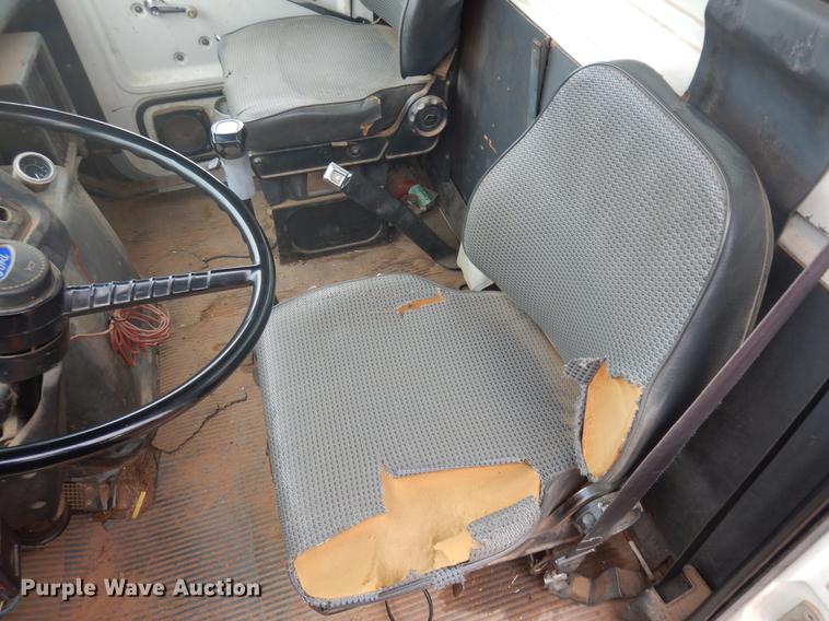 image for item FQ9169 1991 Ford L8000 utility truck