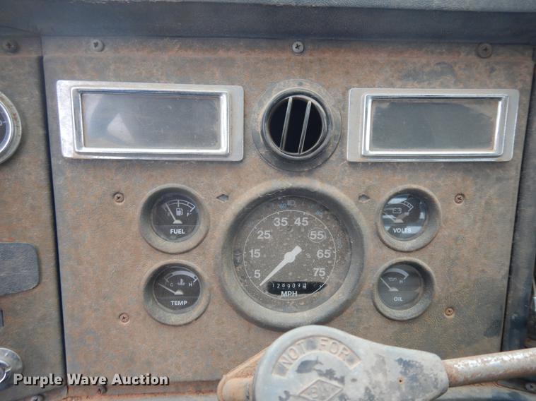 image for item FQ9169 1991 Ford L8000 utility truck