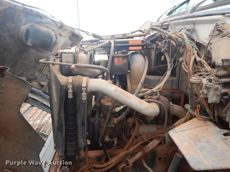 image for item FQ9169 1991 Ford L8000 utility truck