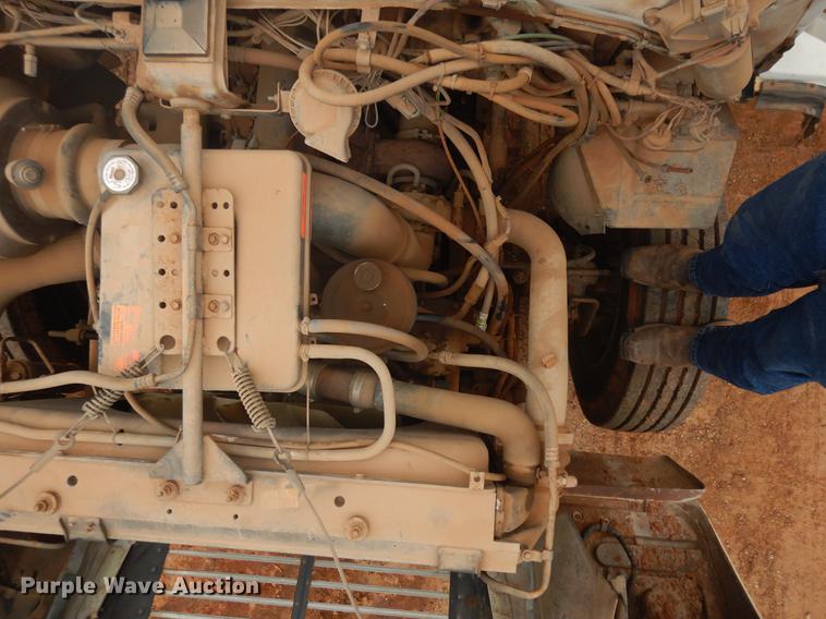 image for item FQ9169 1991 Ford L8000 utility truck