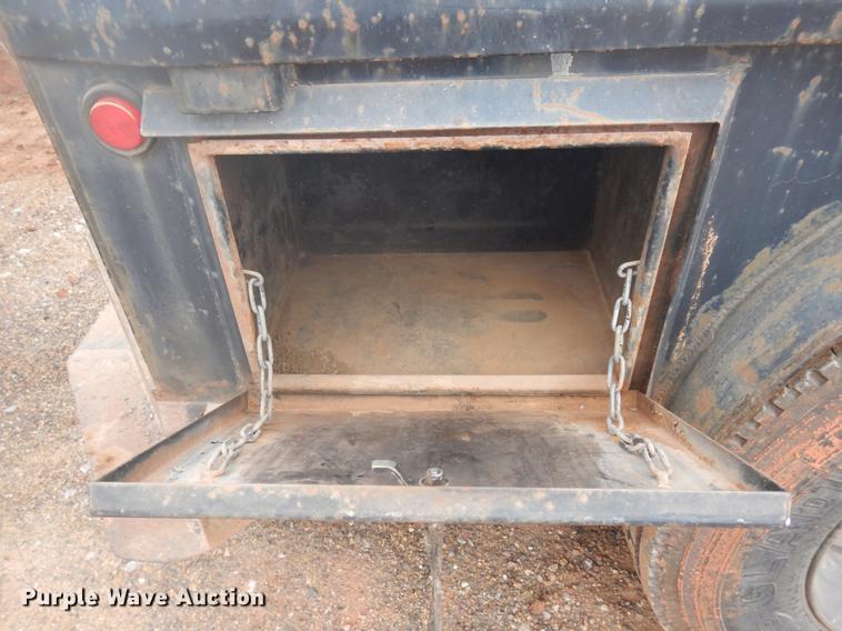 image for item FQ9169 1991 Ford L8000 utility truck