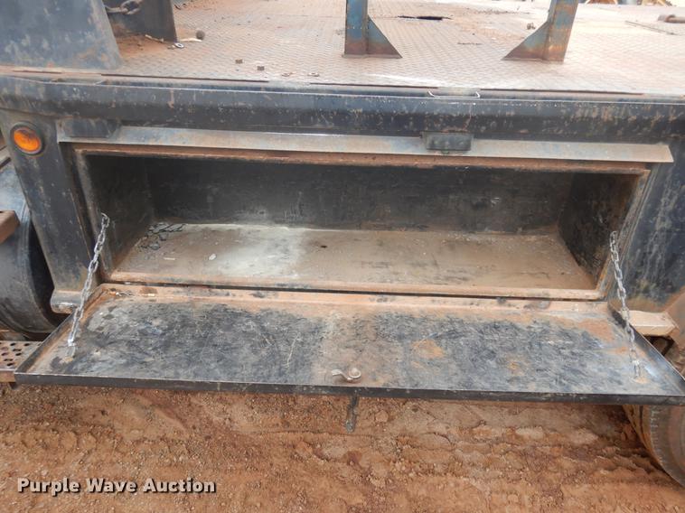 image for item FQ9169 1991 Ford L8000 utility truck