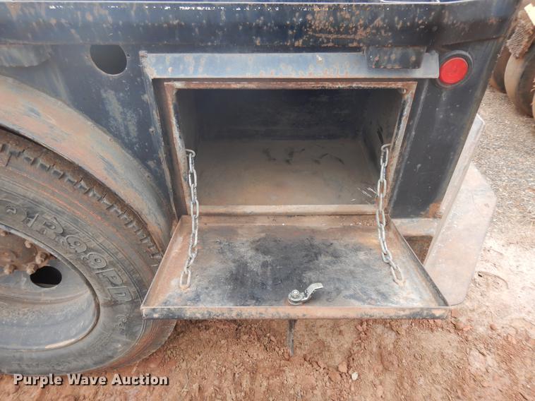 image for item FQ9169 1991 Ford L8000 utility truck