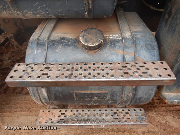 image for item FQ9169 1991 Ford L8000 utility truck