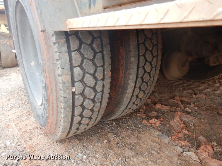 image for item FQ9169 1991 Ford L8000 utility truck