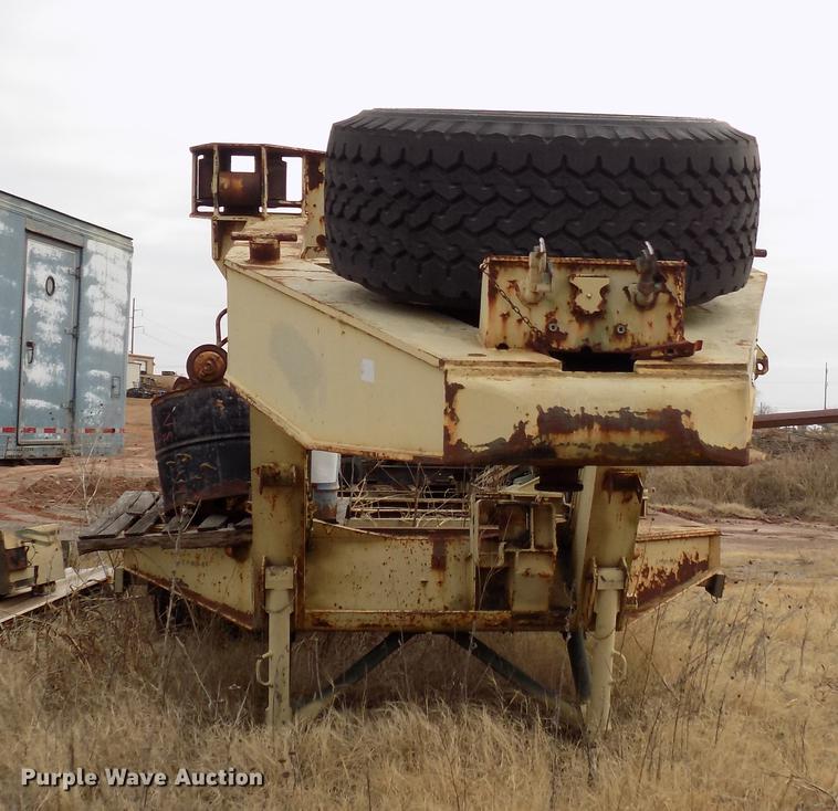 image for item FQ9172 1977 M747 equipment trailer