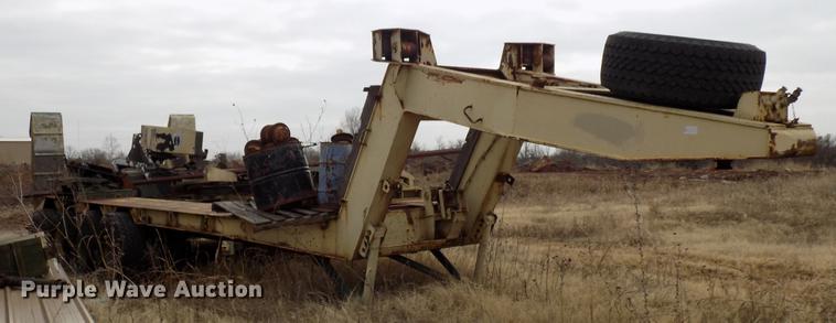 image for item FQ9172 1977 M747 equipment trailer