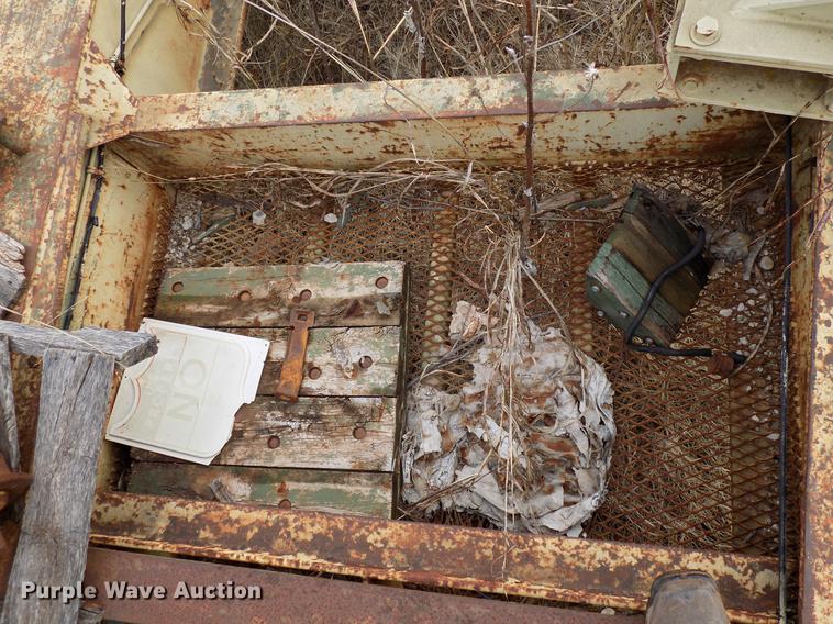 image for item FQ9172 1977 M747 equipment trailer