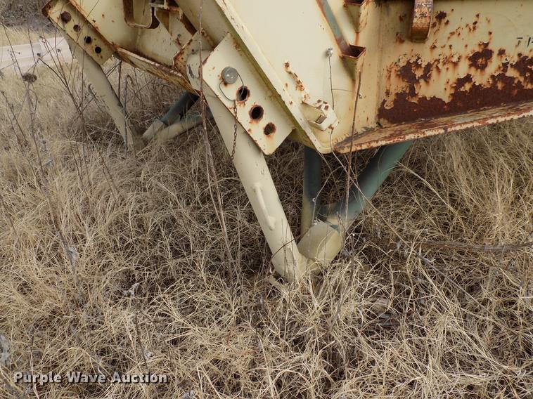 image for item FQ9172 1977 M747 equipment trailer