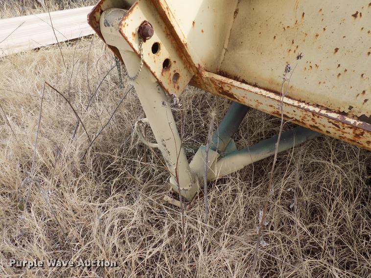 image for item FQ9172 1977 M747 equipment trailer