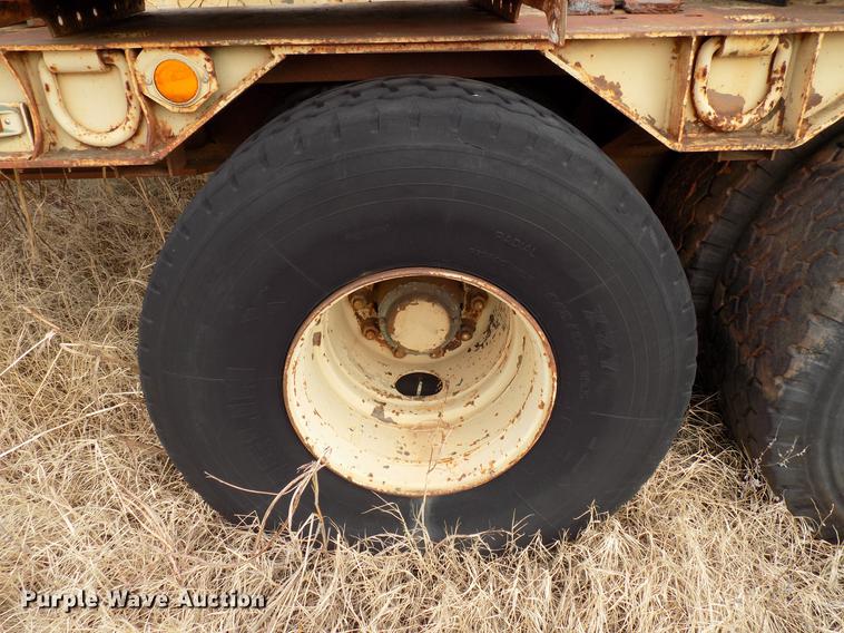 image for item FQ9172 1977 M747 equipment trailer
