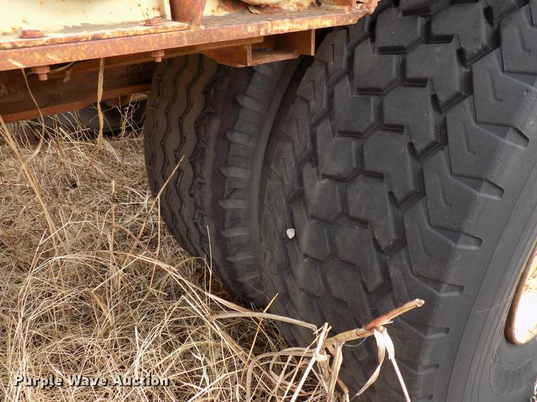 image for item FQ9172 1977 M747 equipment trailer