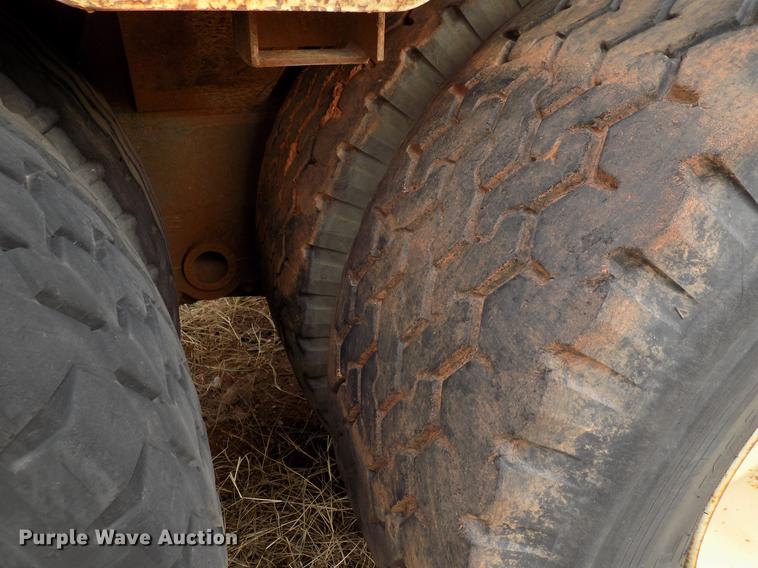 image for item FQ9172 1977 M747 equipment trailer