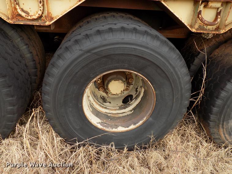 image for item FQ9172 1977 M747 equipment trailer