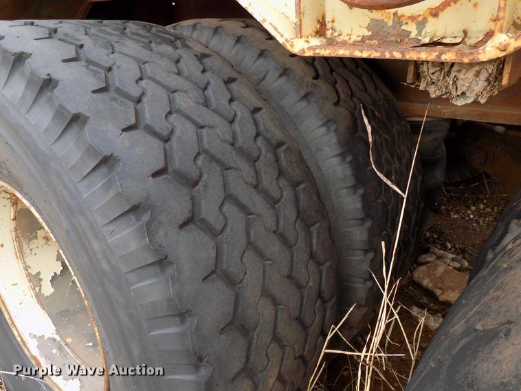 image for item FQ9172 1977 M747 equipment trailer