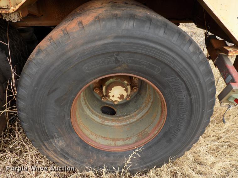 image for item FQ9172 1977 M747 equipment trailer