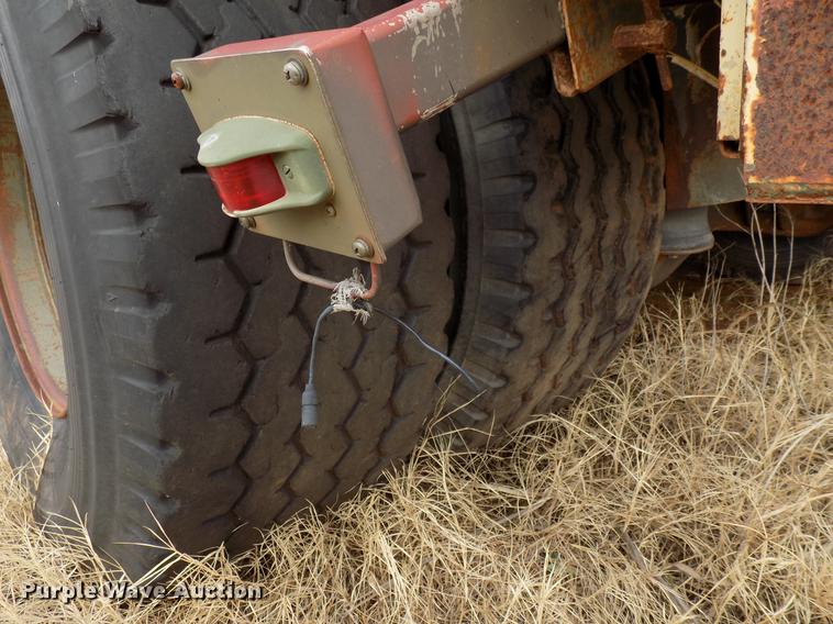 image for item FQ9172 1977 M747 equipment trailer