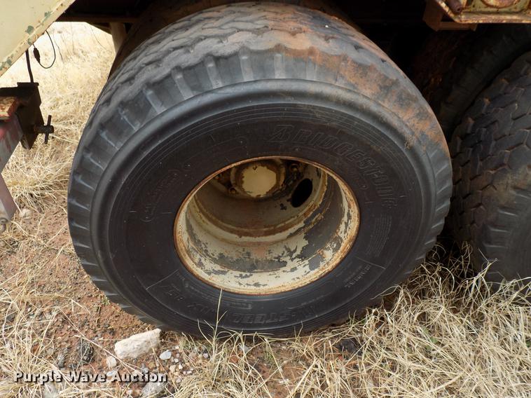 image for item FQ9172 1977 M747 equipment trailer