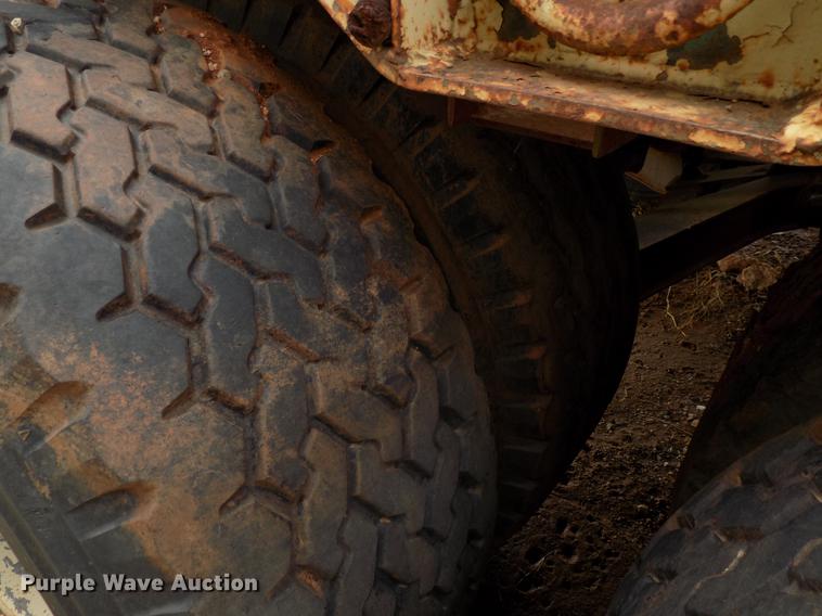 image for item FQ9172 1977 M747 equipment trailer