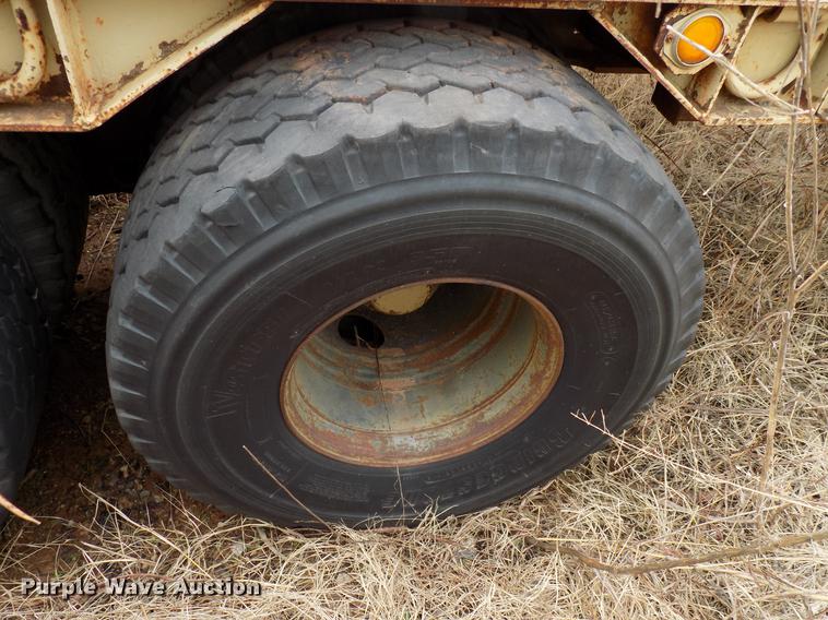 image for item FQ9172 1977 M747 equipment trailer