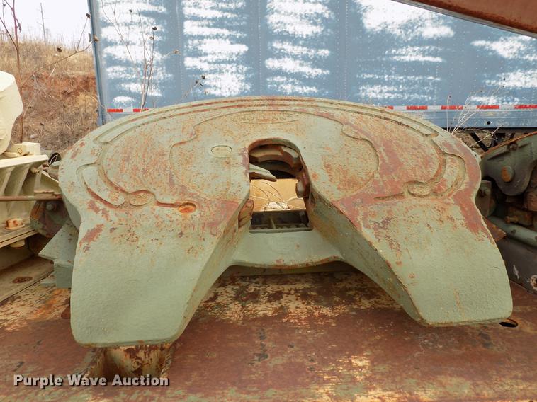 image for item FQ9173 (4) Holland fifth wheel plates