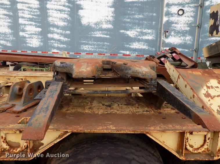 image for item FQ9173 (4) Holland fifth wheel plates