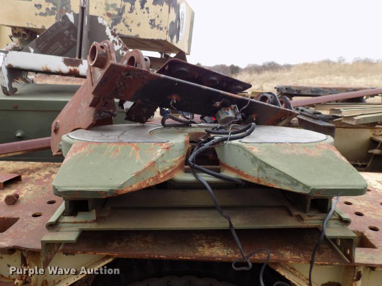 image for item FQ9173 (4) Holland fifth wheel plates