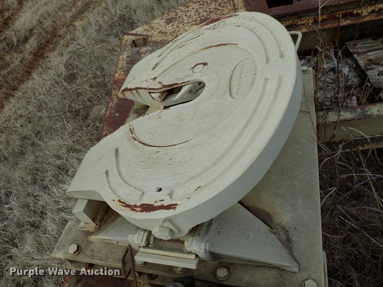 image for item FQ9173 (4) Holland fifth wheel plates