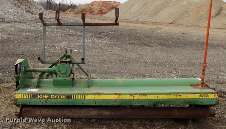 image for item FQ9180 John Deere 390 flail mower