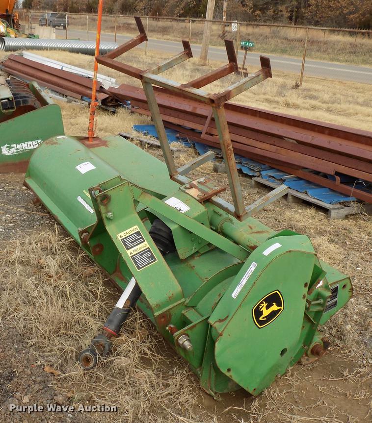 image for item FQ9180 John Deere 390 flail mower