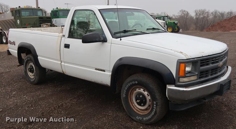 image for item FQ9182 1996 Chevrolet Cheyenne 1500 pickup truck