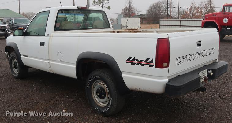 image for item FQ9182 1996 Chevrolet Cheyenne 1500 pickup truck