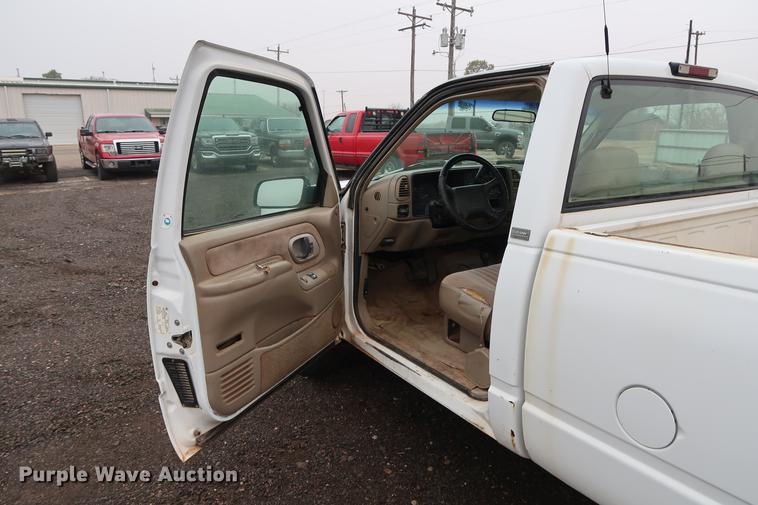 image for item FQ9182 1996 Chevrolet Cheyenne 1500 pickup truck