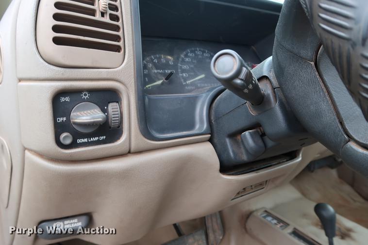 image for item FQ9182 1996 Chevrolet Cheyenne 1500 pickup truck