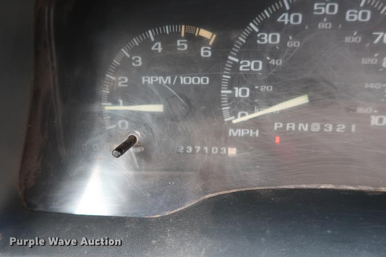 image for item FQ9182 1996 Chevrolet Cheyenne 1500 pickup truck