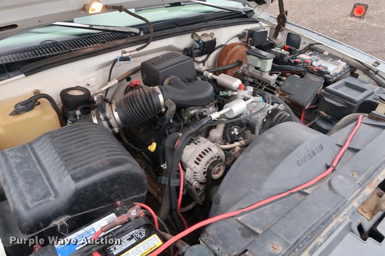 image for item FQ9182 1996 Chevrolet Cheyenne 1500 pickup truck