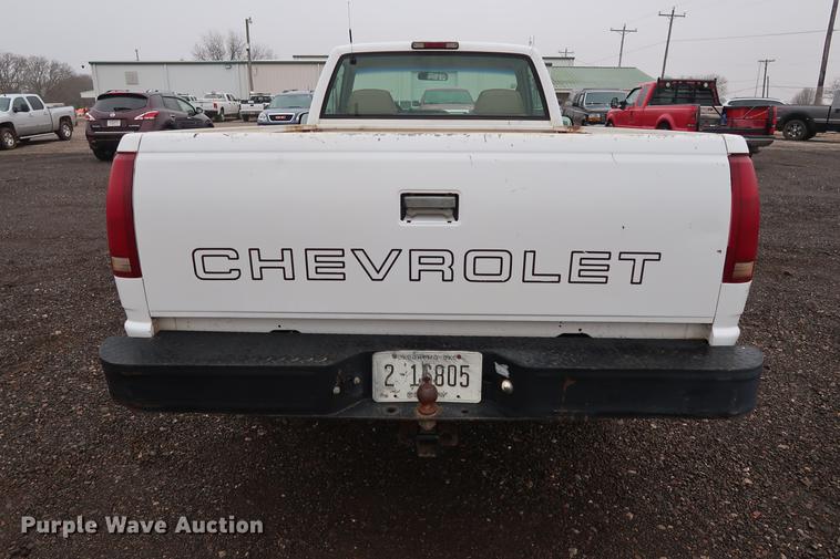 image for item FQ9182 1996 Chevrolet Cheyenne 1500 pickup truck