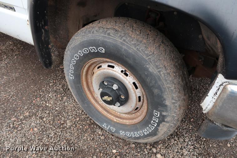 image for item FQ9182 1996 Chevrolet Cheyenne 1500 pickup truck