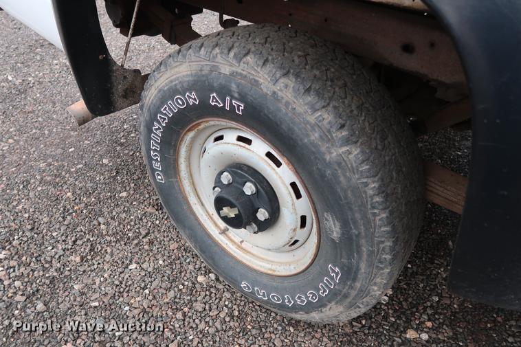 image for item FQ9182 1996 Chevrolet Cheyenne 1500 pickup truck