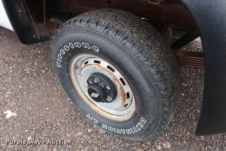 image for item FQ9182 1996 Chevrolet Cheyenne 1500 pickup truck