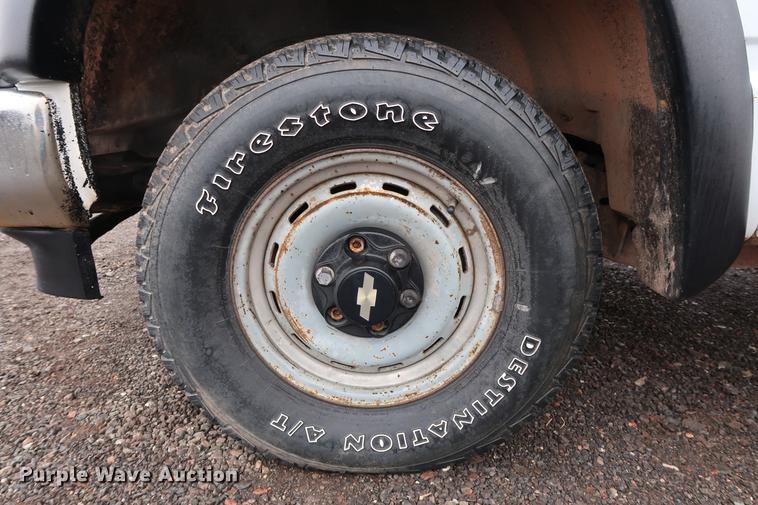 image for item FQ9182 1996 Chevrolet Cheyenne 1500 pickup truck