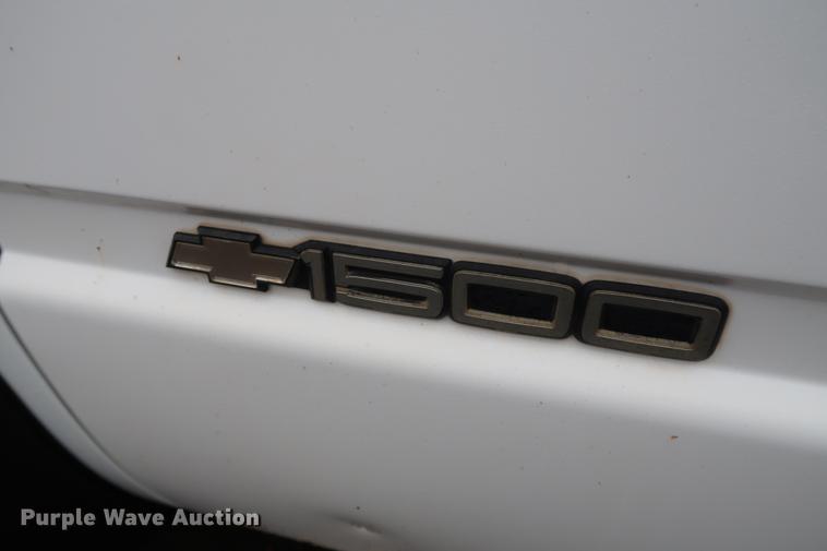 image for item FQ9182 1996 Chevrolet Cheyenne 1500 pickup truck