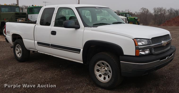 image for item FQ9183 2005 Chevrolet Silverado 1500 Ext. Cab pickup truck