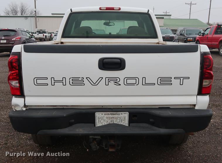 image for item FQ9183 2005 Chevrolet Silverado 1500 Ext. Cab pickup truck