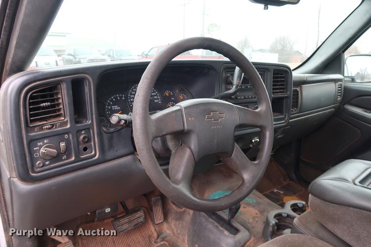 image for item FQ9183 2005 Chevrolet Silverado 1500 Ext. Cab pickup truck