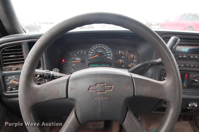 image for item FQ9183 2005 Chevrolet Silverado 1500 Ext. Cab pickup truck