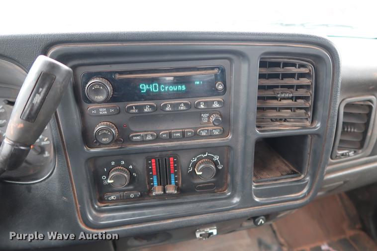 image for item FQ9183 2005 Chevrolet Silverado 1500 Ext. Cab pickup truck