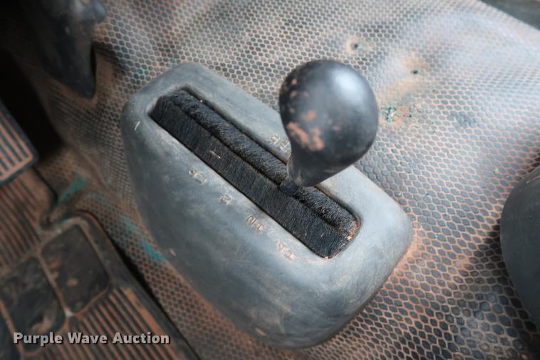 image for item FQ9183 2005 Chevrolet Silverado 1500 Ext. Cab pickup truck