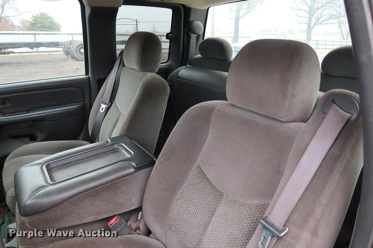 image for item FQ9183 2005 Chevrolet Silverado 1500 Ext. Cab pickup truck