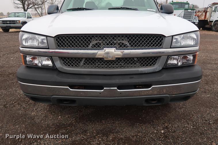 image for item FQ9183 2005 Chevrolet Silverado 1500 Ext. Cab pickup truck
